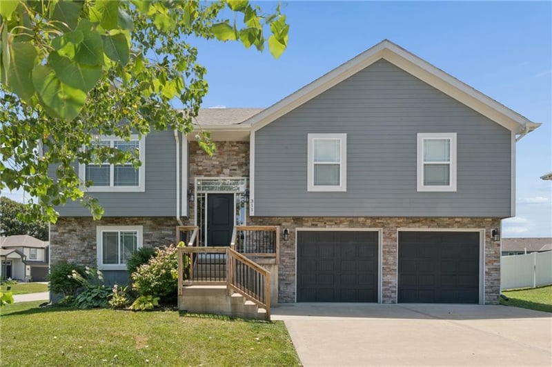 311 Fairview Cir, Platte City, MO 64079
