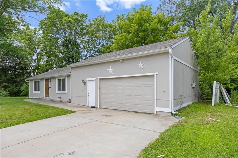 1618 Mccoy St, Independence, MO 64055