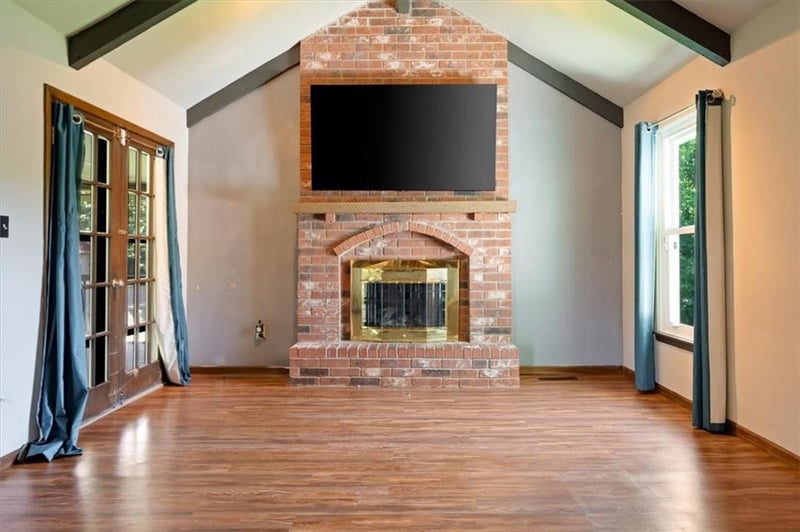 2924 SW Walnut St, Blue Springs, MO 64015