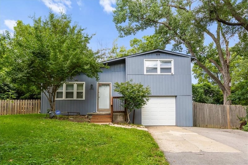 2918 9th Pl, Kansas City, KS 66103