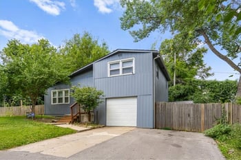 2918 S 9th Pl, Kansas City, KS 66103