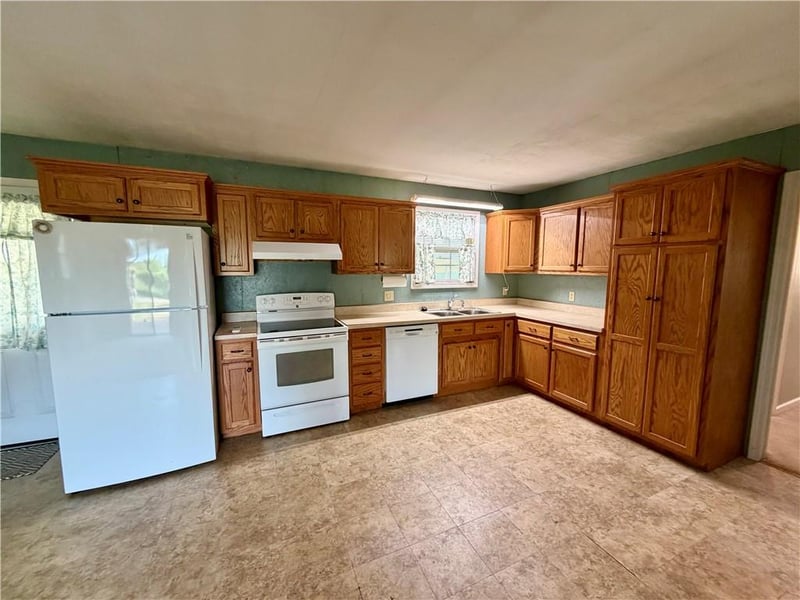 101 Cherry St, Clearmont, MO 64431