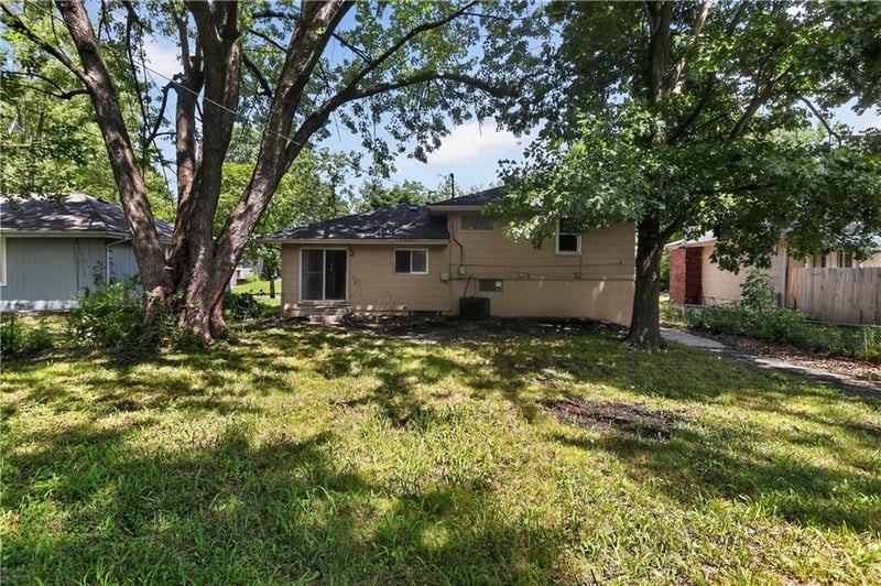 11718 Fuller Ave, Kansas City, MO 64134