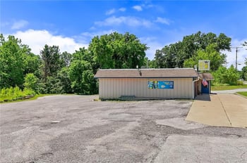 6135 NE Vivion Rd, Kansas City, MO 64119