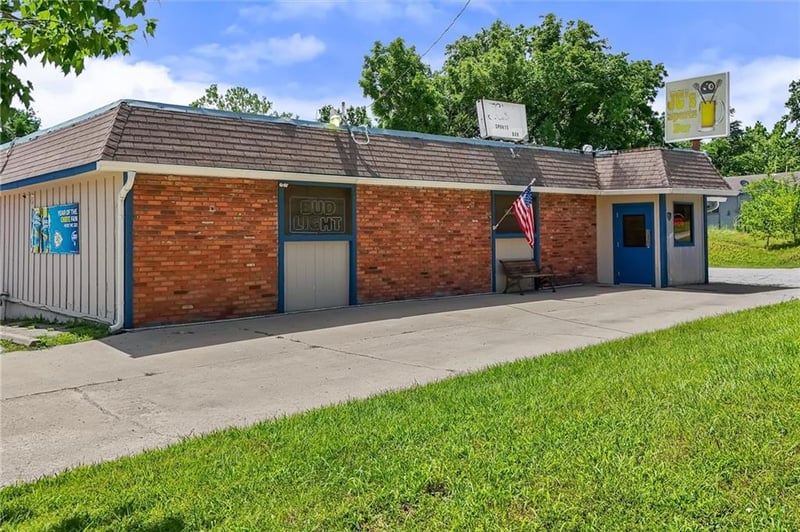 6135 Vivion Rd, Kansas City, MO 64119
