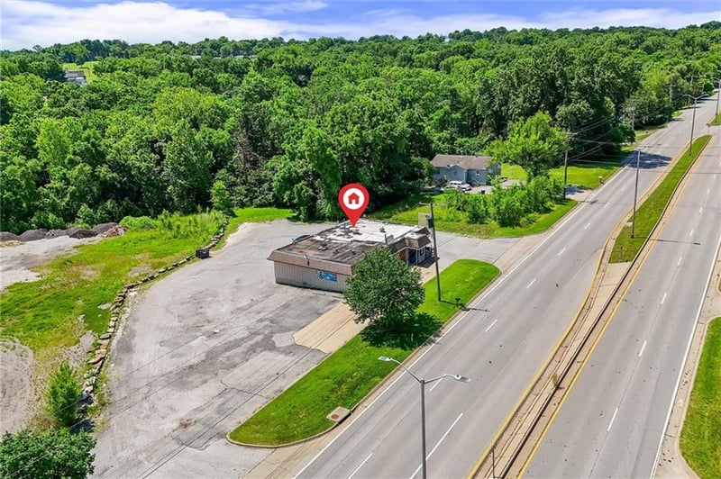 6135 Vivion Rd, Kansas City, MO 64119