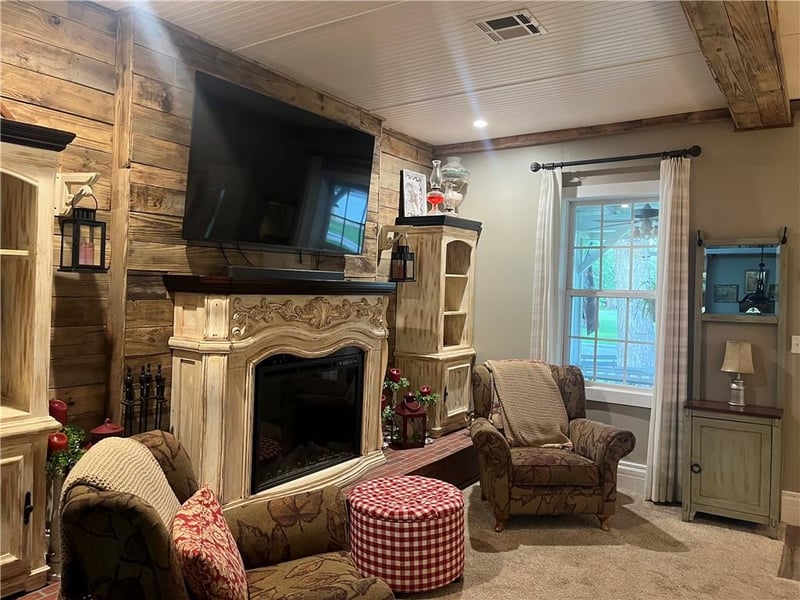 212 Elm St, Moran, KS 66755