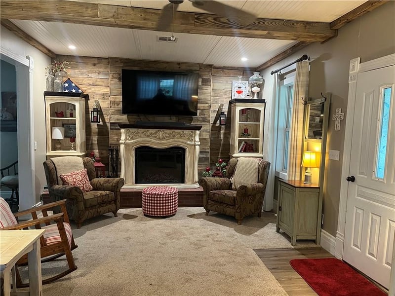 212 Elm St, Moran, KS 66755
