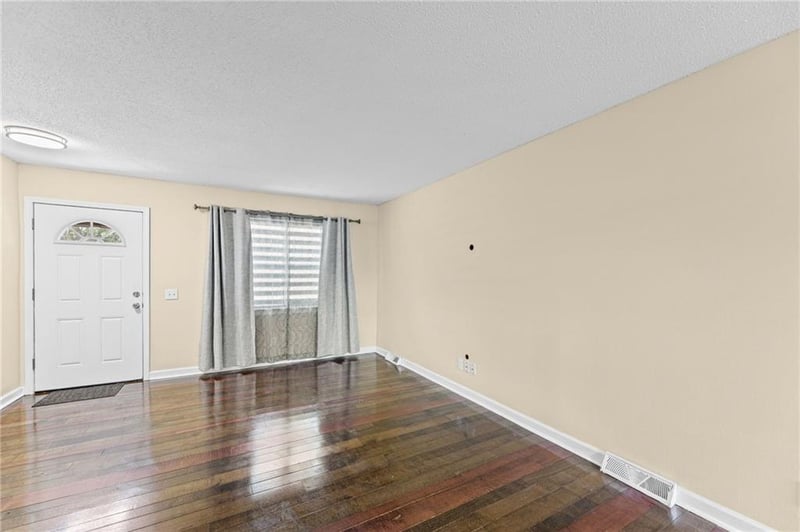 921 Jan Mar Dr, Olathe, KS 66061