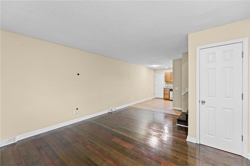 921 Jan Mar Dr, Olathe, KS 66061