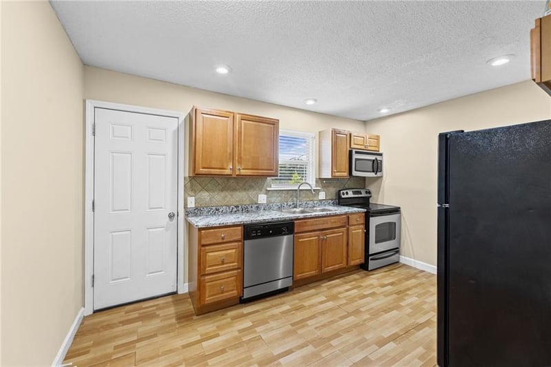 921 Jan Mar Dr, Olathe, KS 66061