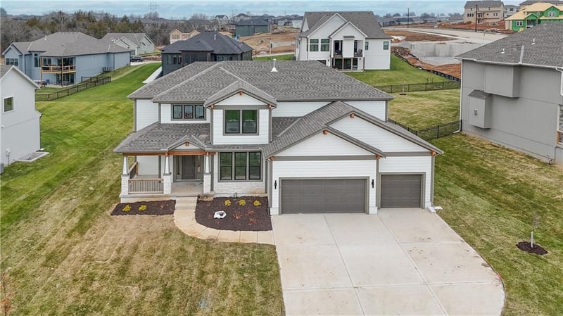 6034 Arapahoe St, Shawnee, KS 66226