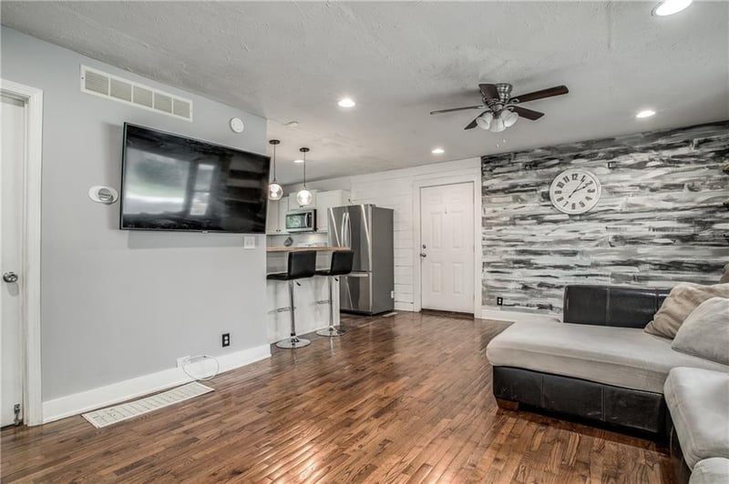 12710 7th St, Grandview, MO 64030