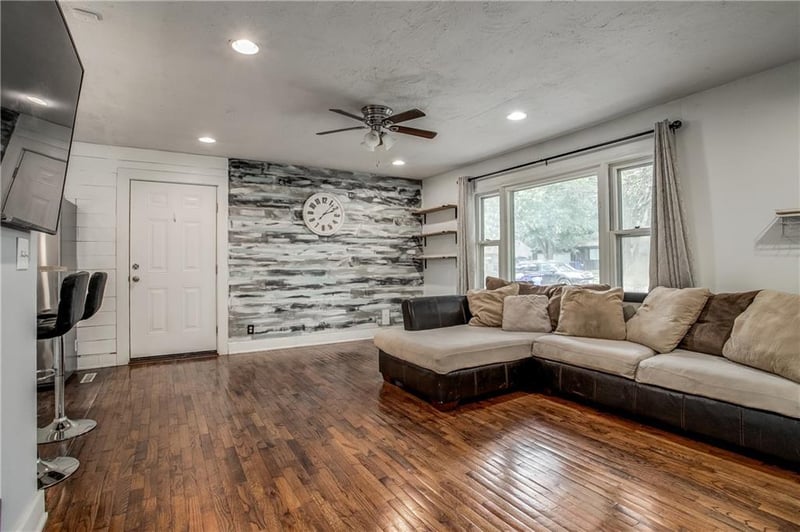 12710 7th St, Grandview, MO 64030