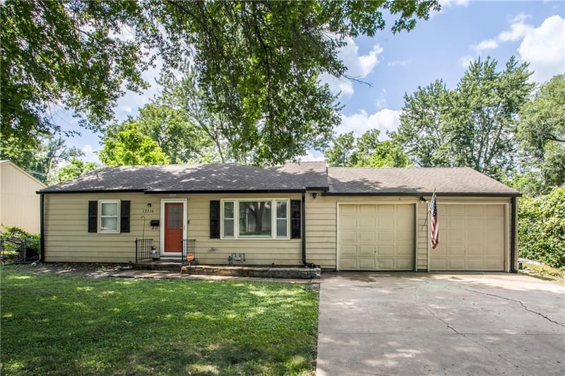 12710 7th St, Grandview, MO 64030