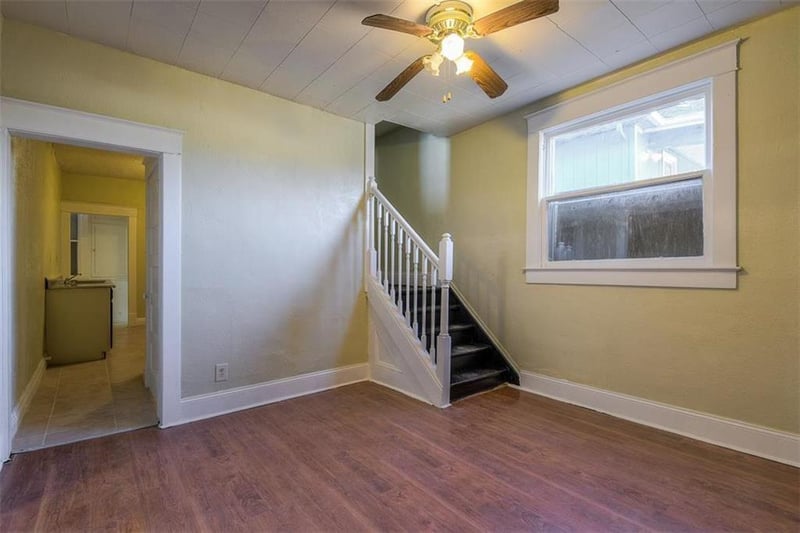 318 10th St, Kansas City, KS 66102