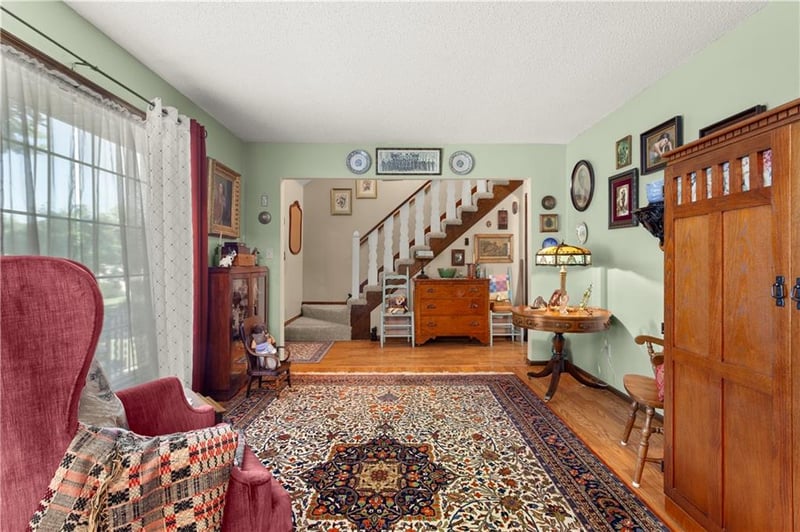 404 Locust Dr, Blue Springs, MO 64014
