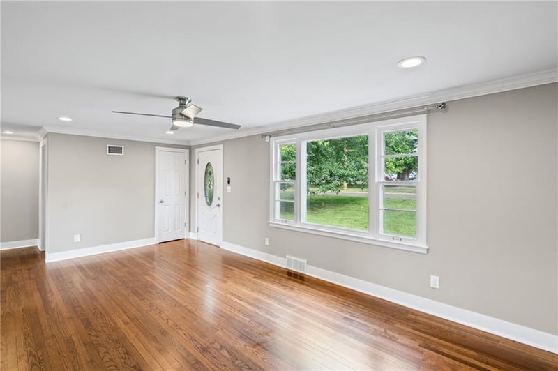 8123 Valley View Dr, Overland Park, KS 66204