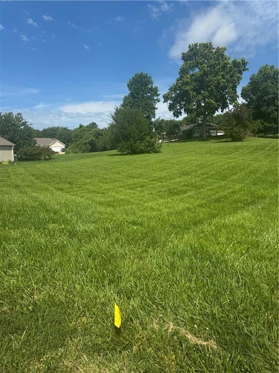 4311 Hidden Valley Dr, St Joseph, MO 64506