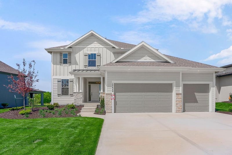 2305 176th Pl, Overland Park, KS 66085
