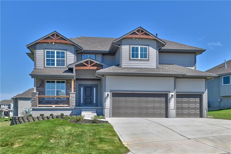 6030 Arapahoe Dr, Shawnee, KS 66226