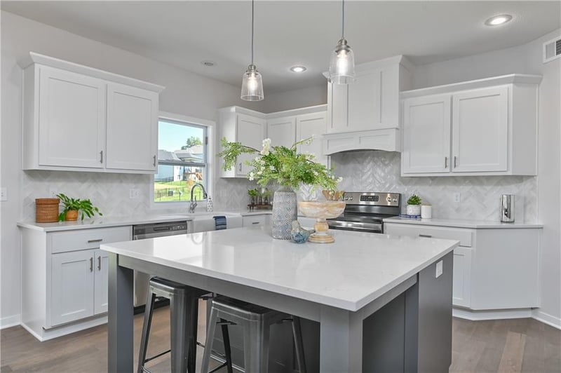 6030 Arapahoe Dr, Shawnee, KS 66226