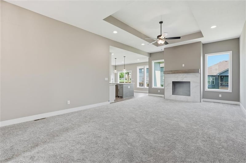1114 SW Crabtree Cir, Oak Grove, MO 64075