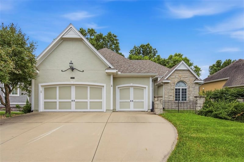 4809 W 162nd St E, Overland Park, KS 66085