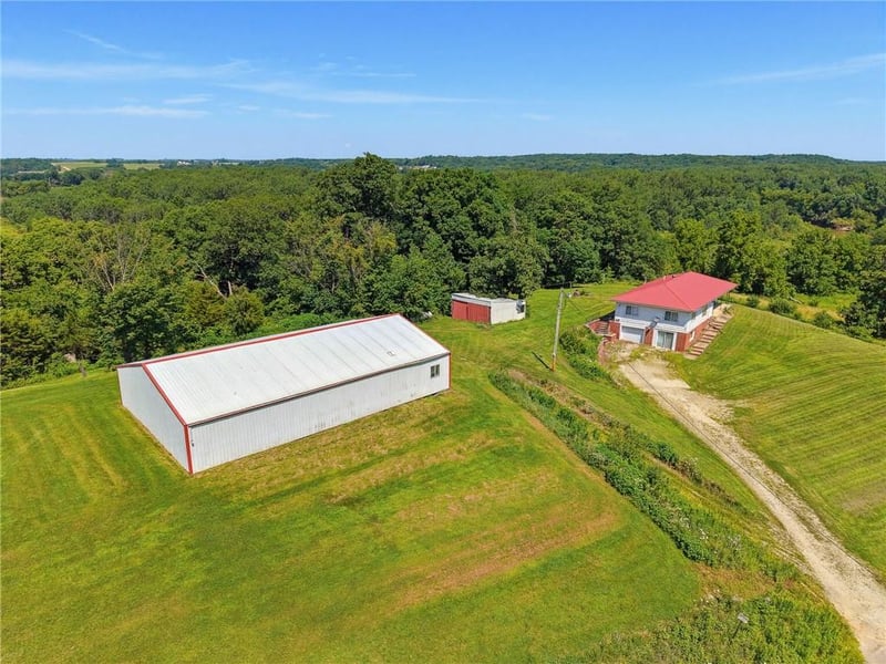 653 2nd St, Spickard, MO 64683
