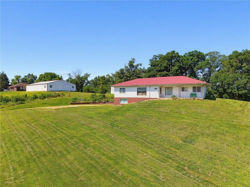 653 2nd St, Spickard, MO 64683