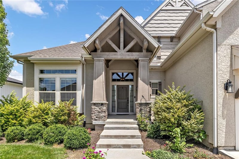 8904 W 166 St, Overland Park, KS 66085