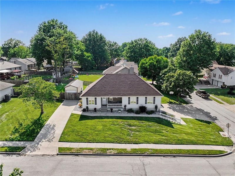 4401 12th St, Blue Springs, MO 64015