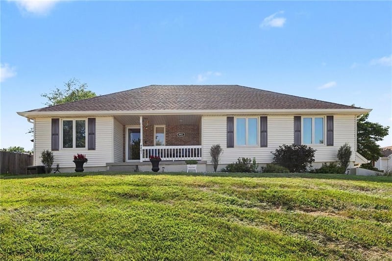 4401 12th St, Blue Springs, MO 64015