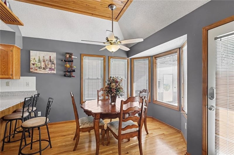 4401 12th St, Blue Springs, MO 64015
