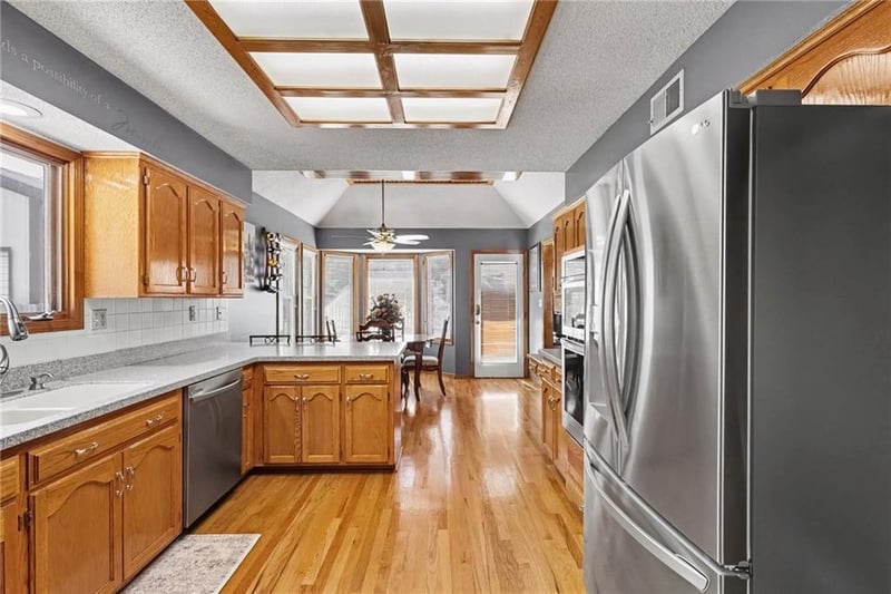 4401 12th St, Blue Springs, MO 64015
