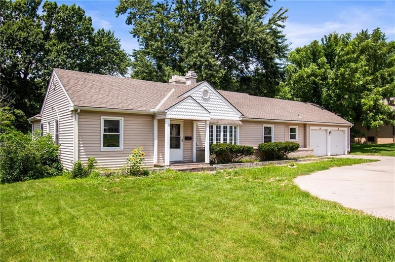 2726 Crysler Ave, Independence, MO 64052