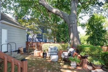 430 E 65th Ter, Kansas City, MO 64131