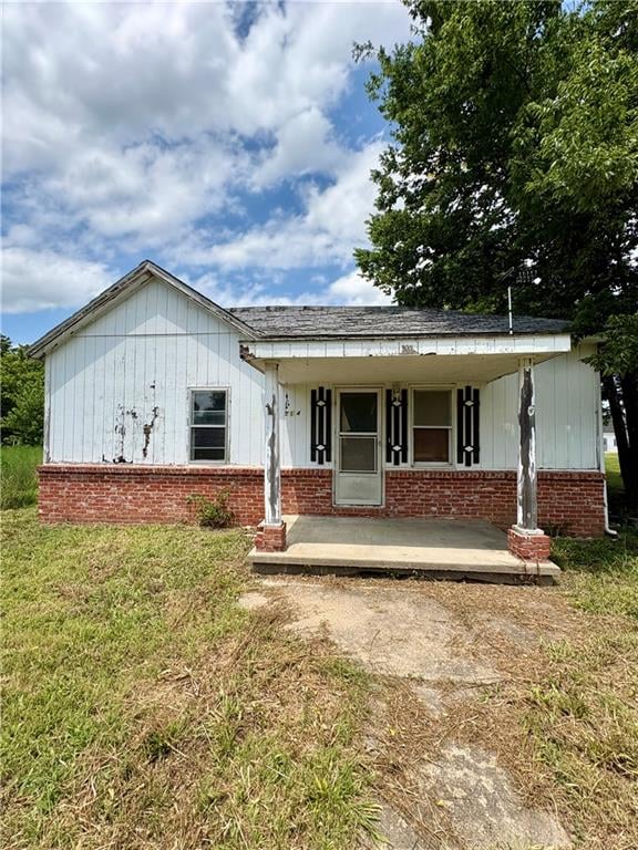 214 Chestnut St, Mound City, KS 66056