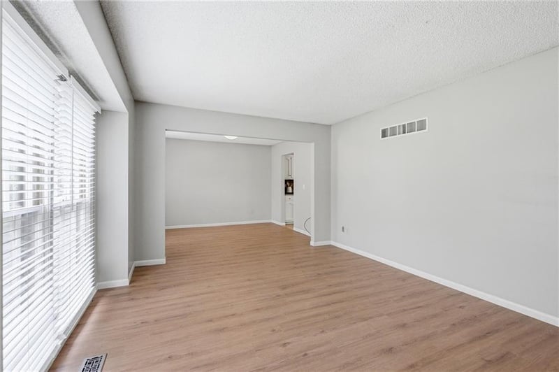 11620 Grant Dr, Overland Park, KS 66210