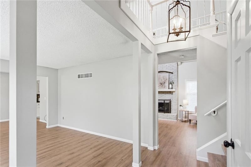 11620 Grant Dr, Overland Park, KS 66210