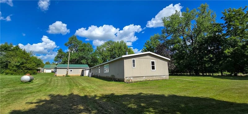 31484 327th St, Paola, KS 66071