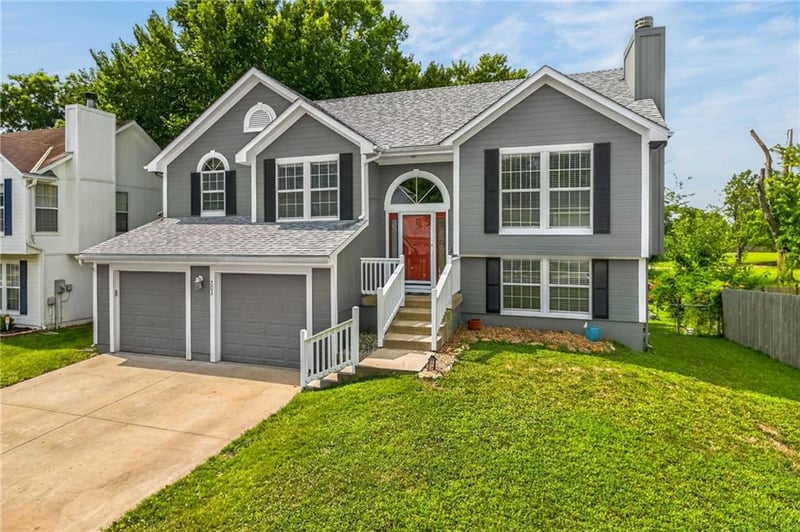 303 Crystal Dr, Belton, MO 64012