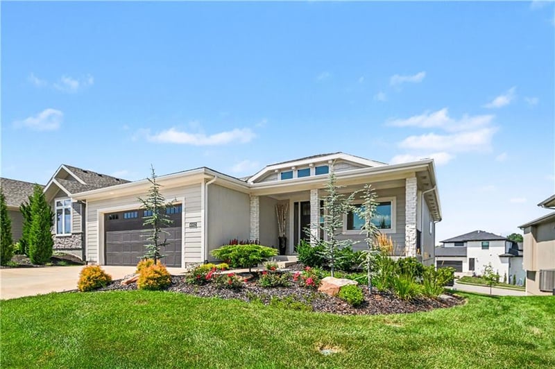 4002 158th Ter, Overland Park, KS 66224