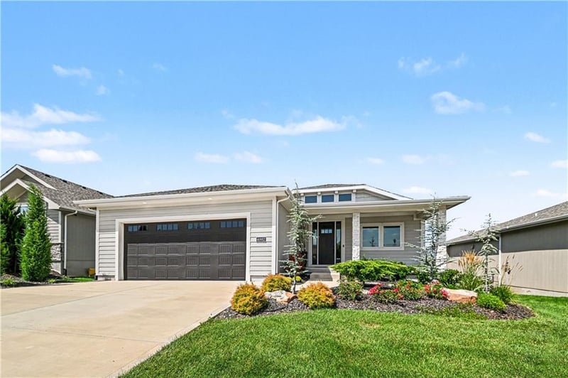 4002 158th Ter, Overland Park, KS 66224