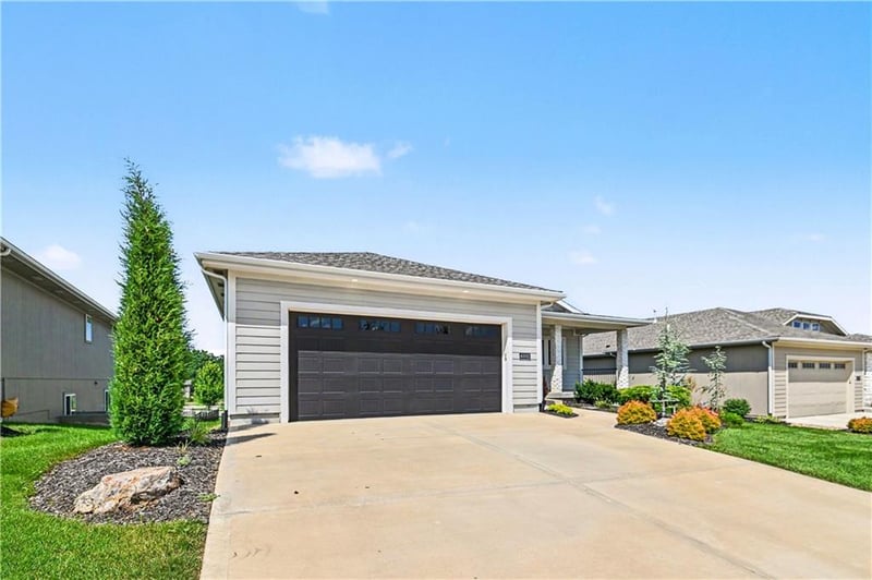 4002 158th Ter, Overland Park, KS 66224