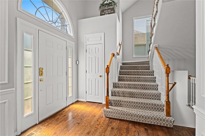 13844 Bradshaw St, Overland Park, KS 66221