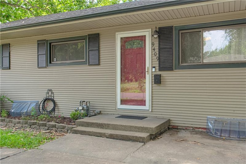 9409 69th St, Raytown, MO 64133