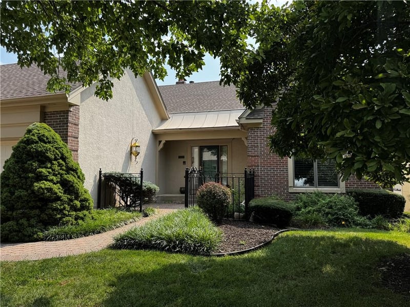 6305 92 St, Overland Park, KS 66212