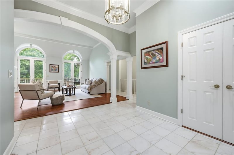 6305 W 92 St, Overland Park, KS 66212