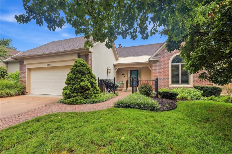 6305 W 92 St, Overland Park, KS 66212